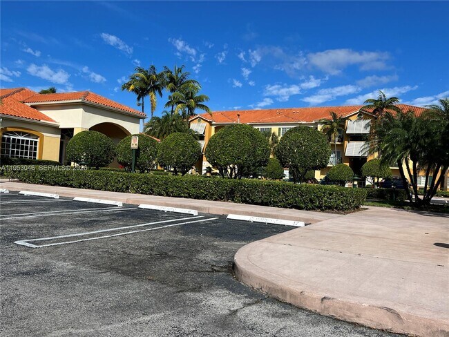 Building Photo - 7290 NW 114th Ave