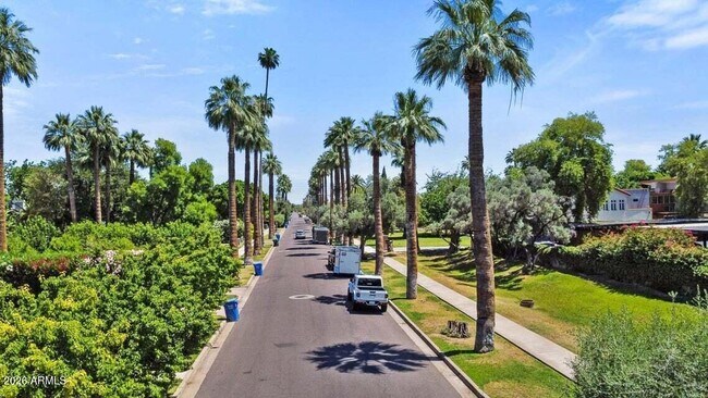 Building Photo - 302 E Monte Vista Rd