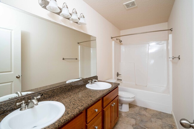 Building Photo - 3+ Bedroom 2.5 Bath with Office and Bonus Room - Indoor Play Structure - North Salmon Creek