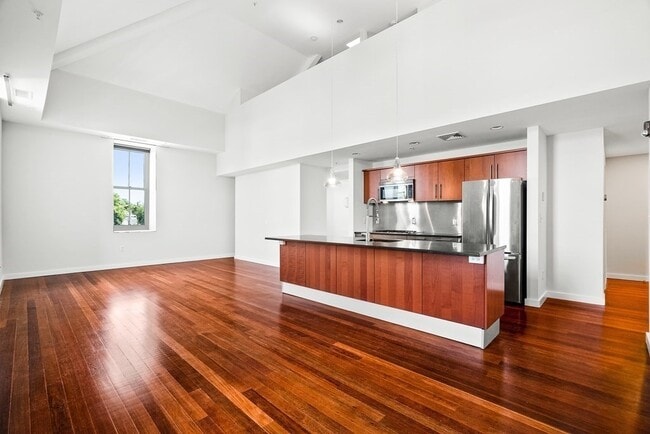 Building Photo - 51 Bow St