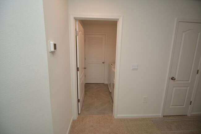 Building Photo - 344 Redbud Rd