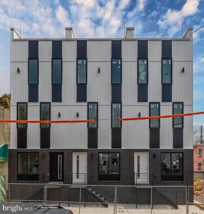 Building Photo - 2121 Bellmore St