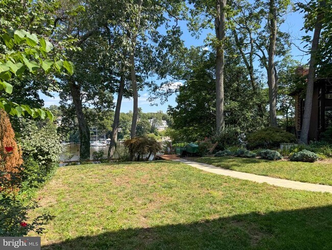 Building Photo - 928 Waterview Dr