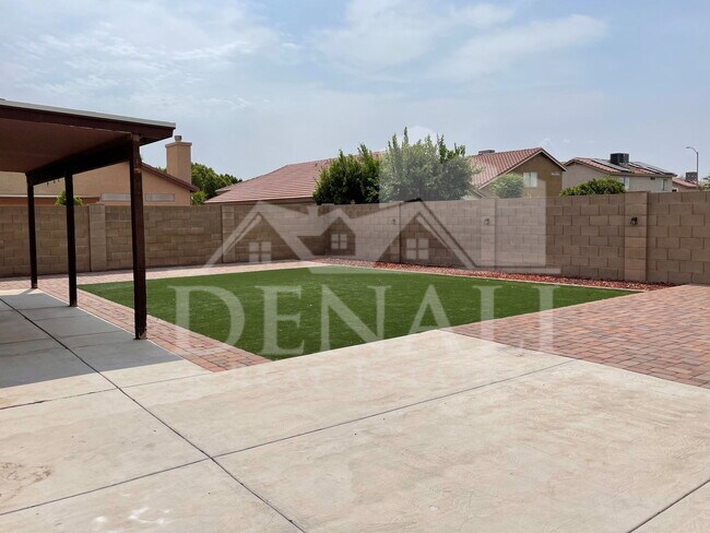 Building Photo - 8535 W Vogel Ave