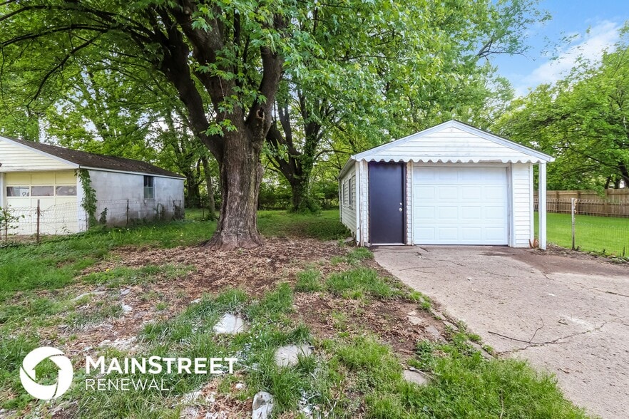 Building Photo - 2112 McCloskey Ave