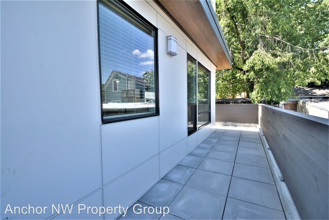 Building Photo - 1685 SE Umatilla St