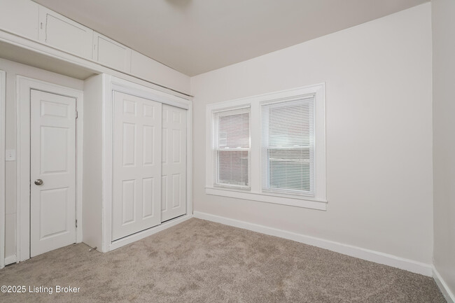 Building Photo - 115 S 39th St