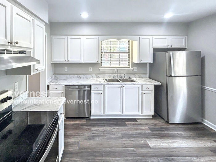 Building Photo - 615 Cahaba Manor Trail