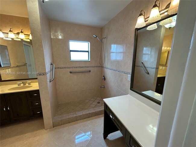 Building Photo - 8910 SW 4th Ln