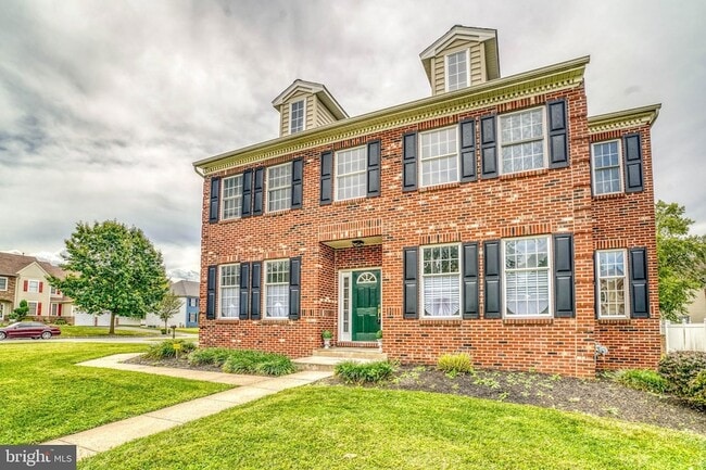 Building Photo - 9902 Player Dr