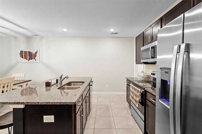 Building Photo - 635 Belgrove St