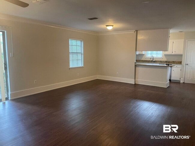 Building Photo - 107 Brentwood Dr