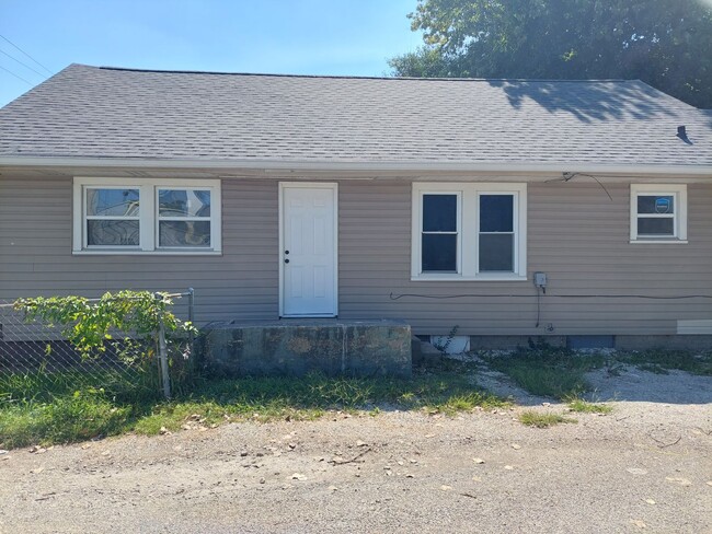 Building Photo - Beautiful Home Near George Washington Park!