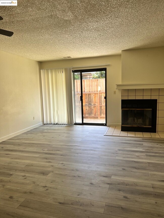 Building Photo - 126 Peppermill Ln