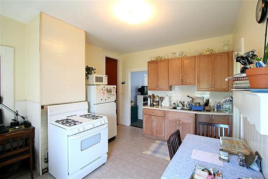 Building Photo - 70 Spring St