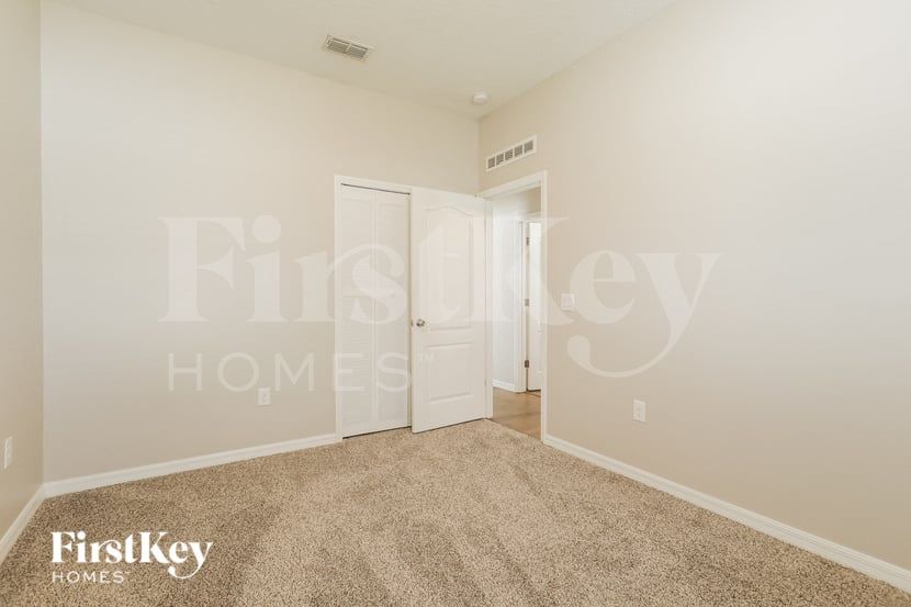 Building Photo - 6 Llobell Pl