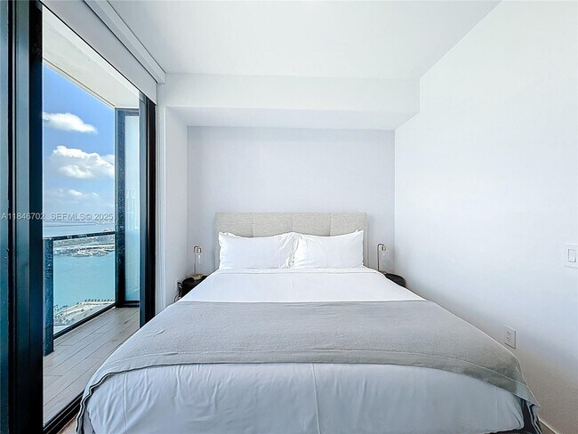 Building Photo - 398 NE 5th St