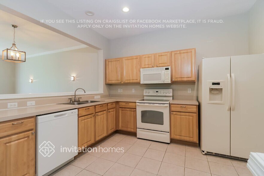 Building Photo - 26533 Castleview Way