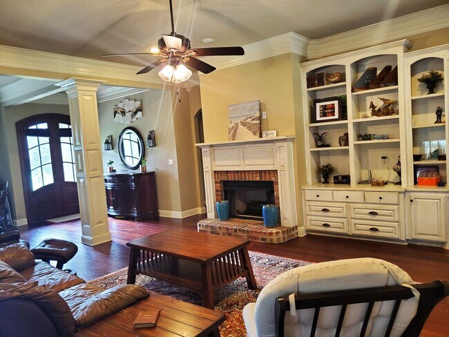 Building Photo - 416 Dogwood S Ln