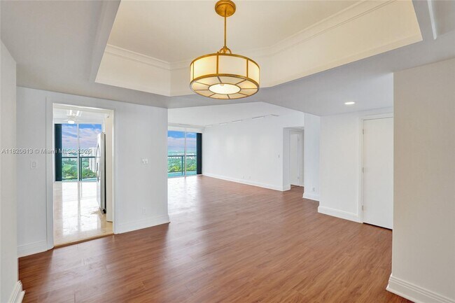 Building Photo - 20281 E Country Club Dr