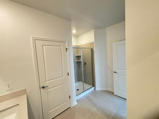 Building Photo - 2026 Rider Rain Ln