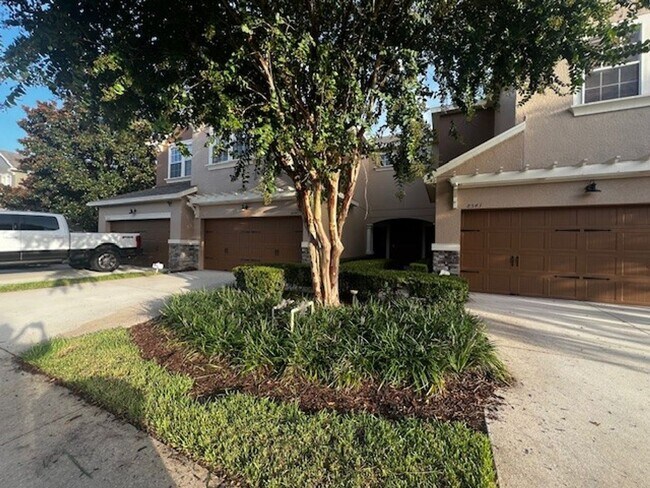 Building Photo - MOVE IN NOW-OVIEDO RENTAL!BEAUTIFUL 3 bd 2.5 bath townhome! 2 CAR ATTACHED GARAGE!FRESH PAINT! Wa...
