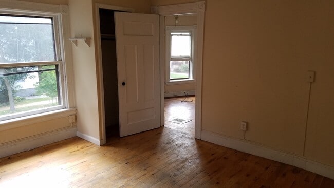 Building Photo - 439 Meigs St
