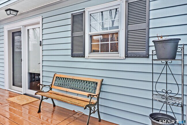 Building Photo - 14 1/2 Fairview Ave