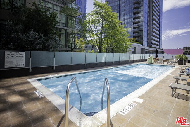 Building Photo - 1111 S Grand Ave