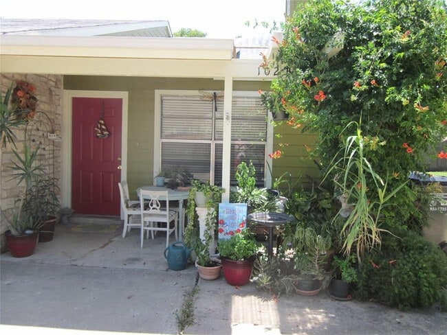 Building Photo - 102 Verna Spur