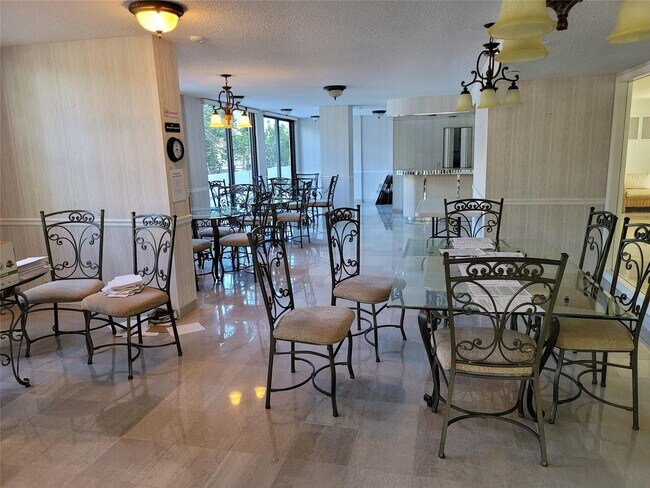 Building Photo - 1500 N Ocean Blvd