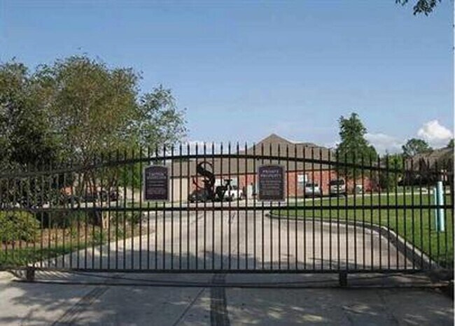 Building Photo - 809 Summer Breeze Dr