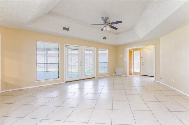 Building Photo - 13 Verdin Ave