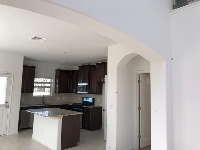 Building Photo - 436 Arrowhead Vine St