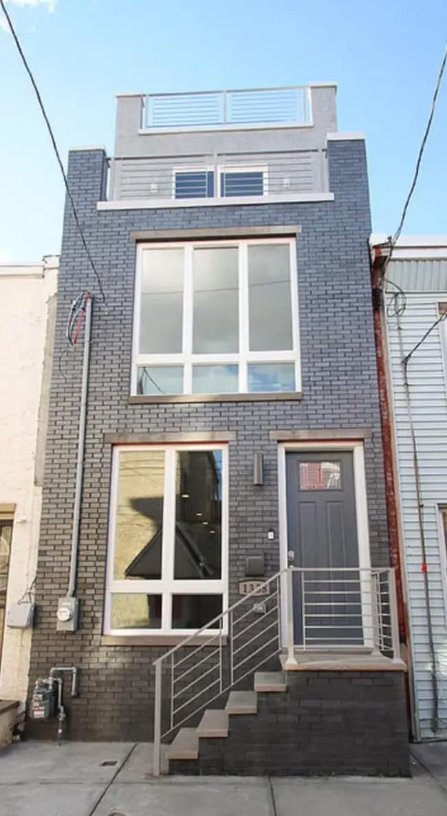 Building Photo - 1338 S Chadwick St