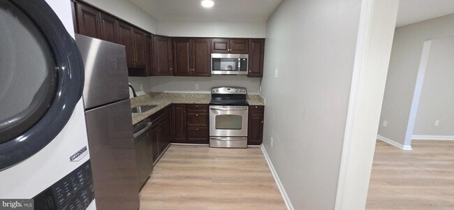 Building Photo - 3114 Banneker Dr NE