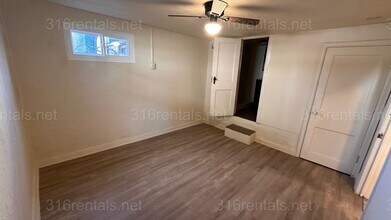 Building Photo - $625 - 1 nonconforming room / 1 bathroom - Apartment in the McCormick Neighborhood