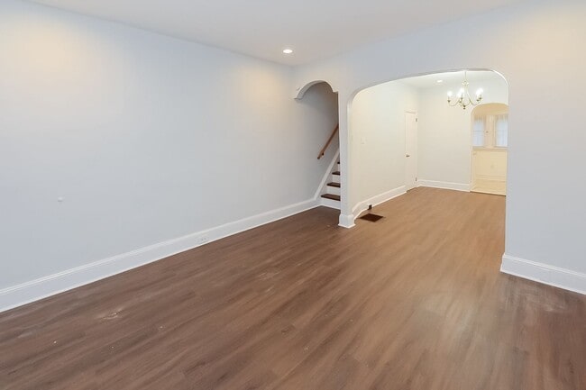 Building Photo - 2021 Dennie St