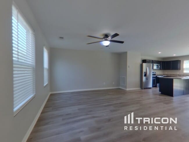 Building Photo - 120 Castlebrook Dr