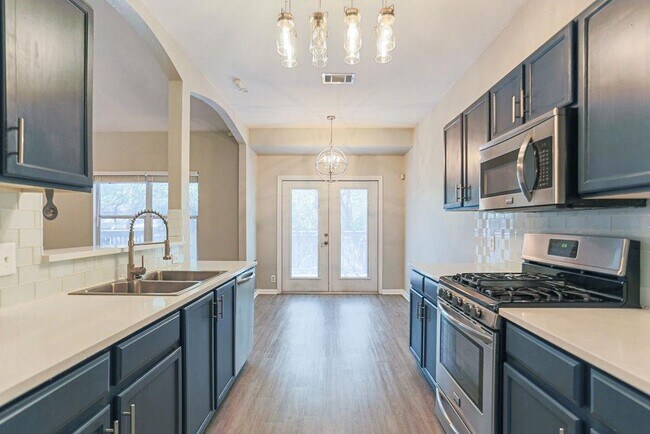 Building Photo - 1611 Abbey Ln
