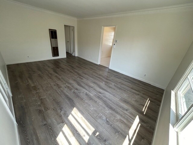 Newer Flooring in Spacious Living Room - 624 N Spaulding Ave