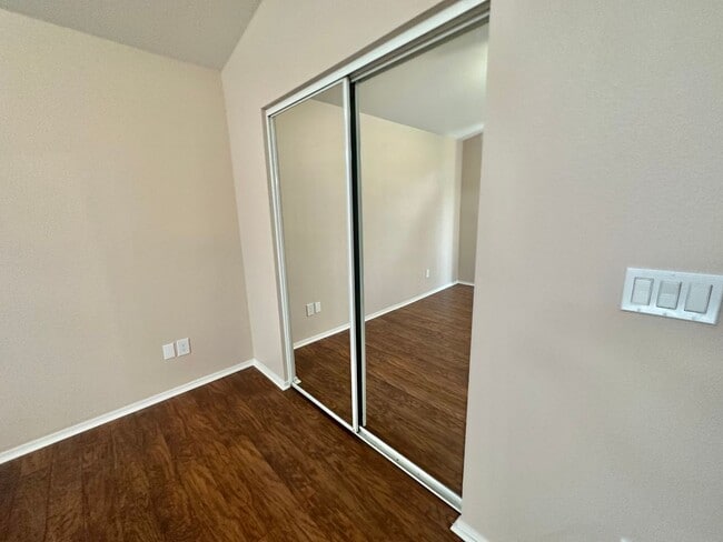 Building Photo - Darling one story home