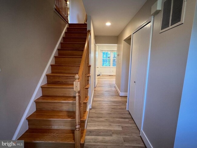 Building Photo - 9502 Tregaron Pl