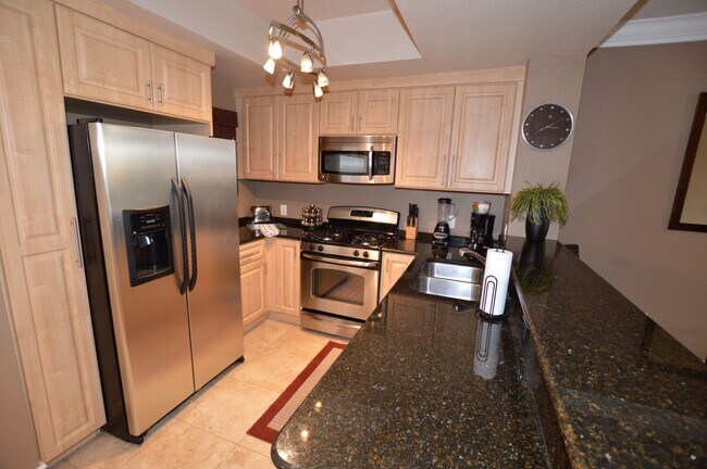 Building Photo - Meridian Fully Furnished Condo with Pool view.