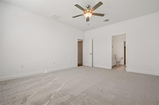 Building Photo - 500 Madelines Mdw Ln