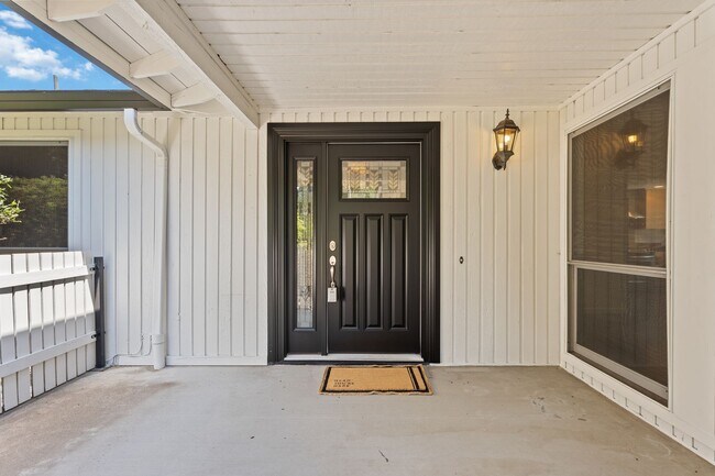 Building Photo - Stylish 3BR Beaverton Ranch w/ RV Parking & Hot Tub