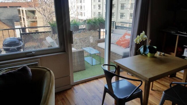 Building Photo - 200 Pearl St