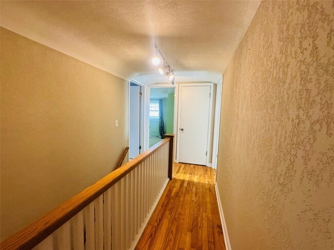 Building Photo - 2405-2405 Jenkins St