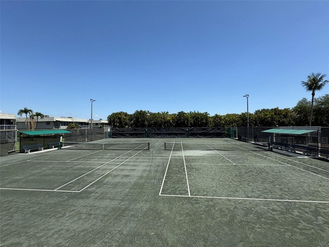 Building Photo - 633 Brittany N