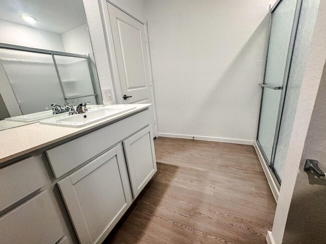 Building Photo - 10618 Nye Pass